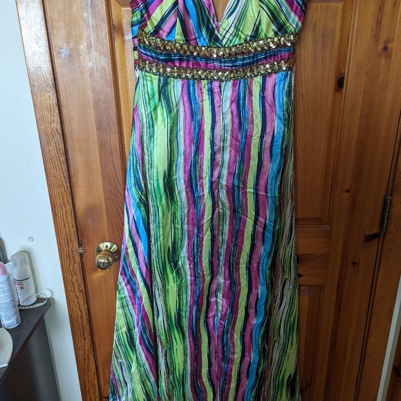 Brand New maxi dress, size 3XL, fits like a size 16-18. - Picture 6 of 6